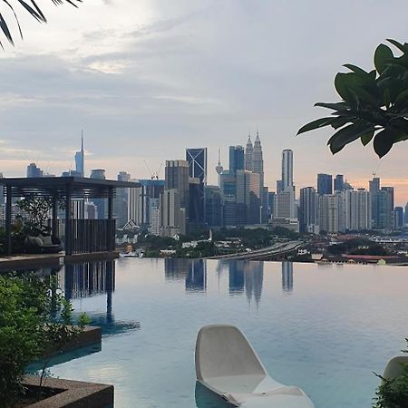 Studio Near Klcc And Lrt With Superb View Куала-Лумпур Экстерьер фото