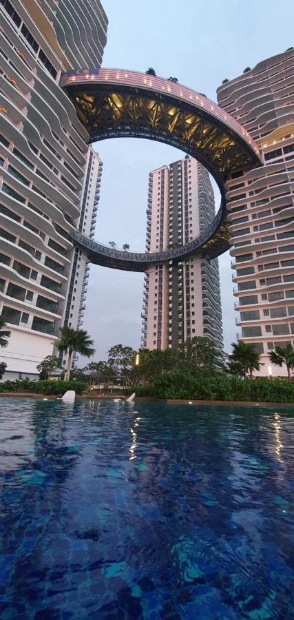 Studio Near Klcc And Lrt With Superb View Куала-Лумпур Экстерьер фото