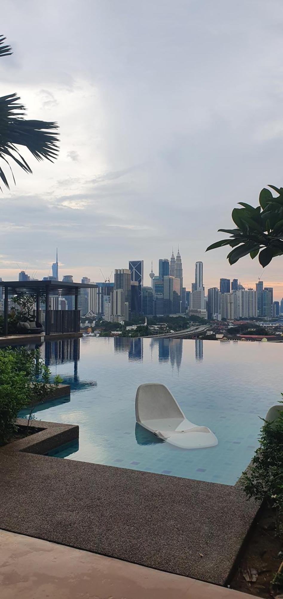 Studio Near Klcc And Lrt With Superb View Куала-Лумпур Экстерьер фото