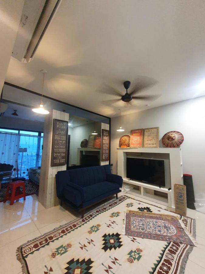 Studio Near Klcc And Lrt With Superb View Куала-Лумпур Экстерьер фото