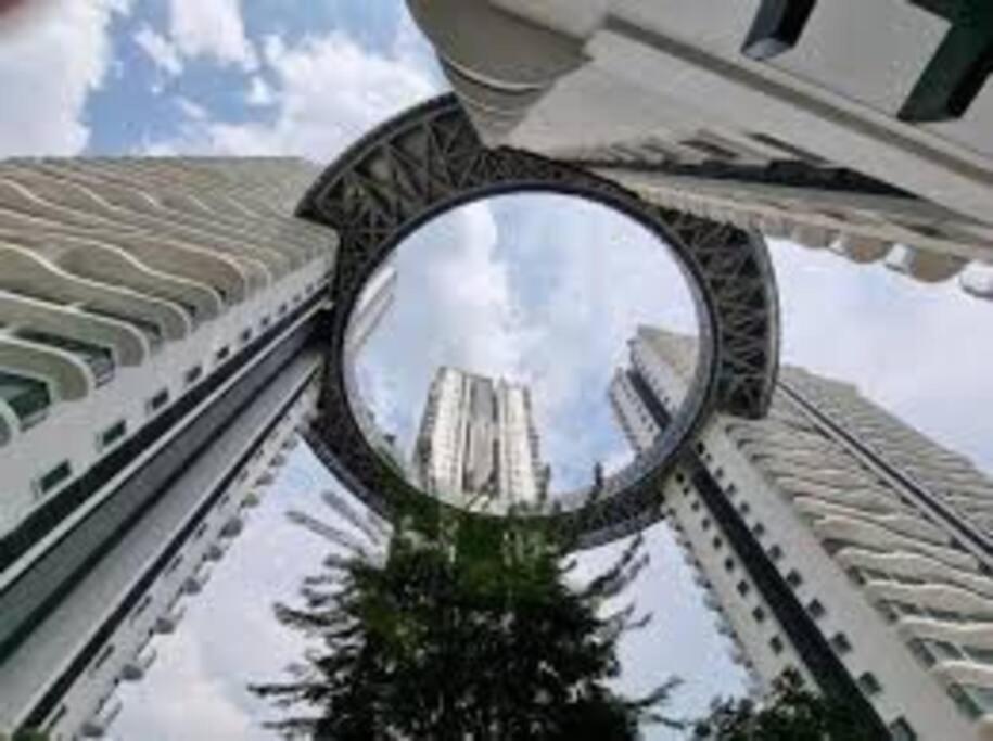 Studio Near Klcc And Lrt With Superb View Куала-Лумпур Экстерьер фото